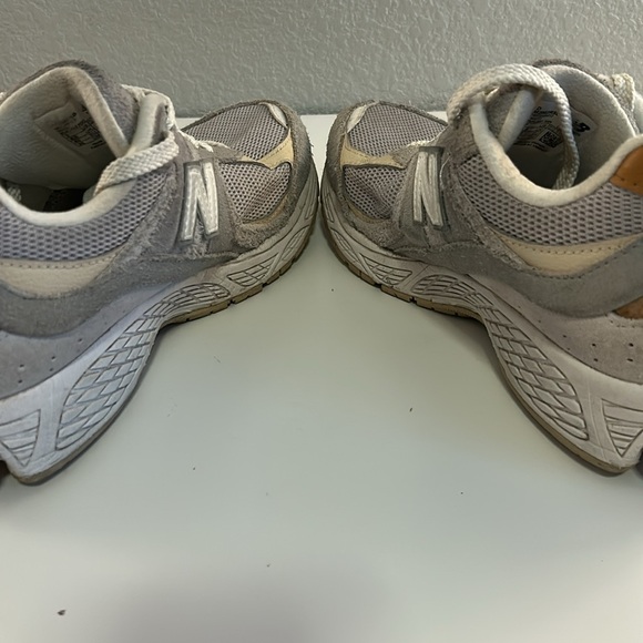 New Balance Men's 2002R Concrete Grey Athletic Workout Running Shoes Size 7 - Picture 6 of 9